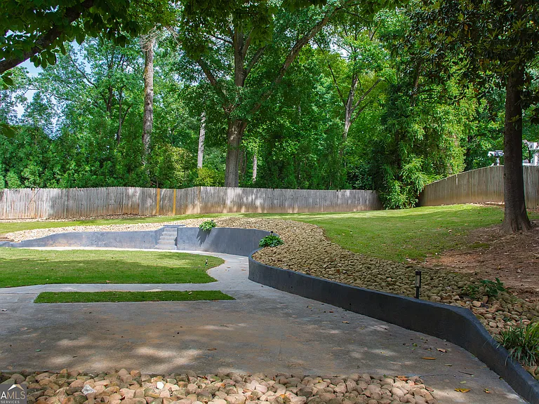 4090 Land O Lakes Dr NE — Photo 11