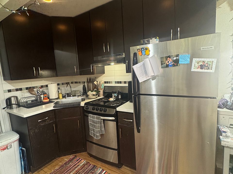 2nd image of 150 W 127th St APT 1