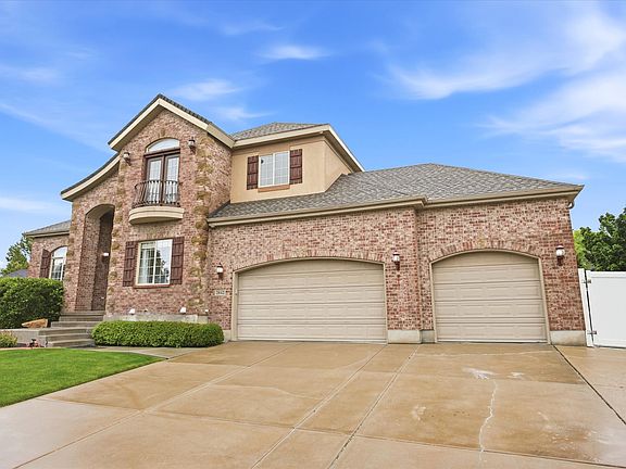 3rd image of 2842 W Table Rock Dr