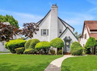 207 Bedell Ave, Hempstead, NY 11550