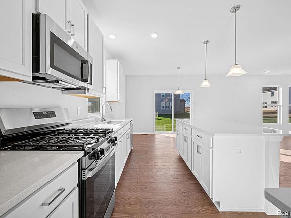 7th image of this home
