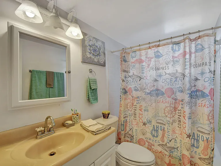 2121 NE 1st Ct #105 — Photo 16