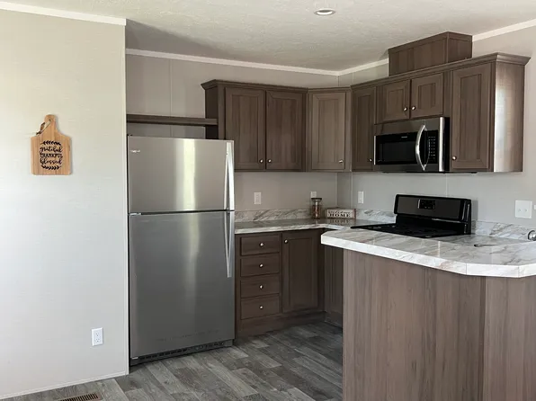 5175 Rhine Dr #33, Flint, MI 48507