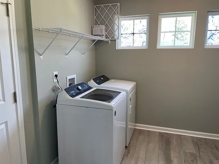 870 Golf View Rd — Photo 32