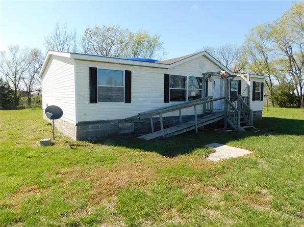 374 W 560th Ave, Pittsburg, KS 66762
