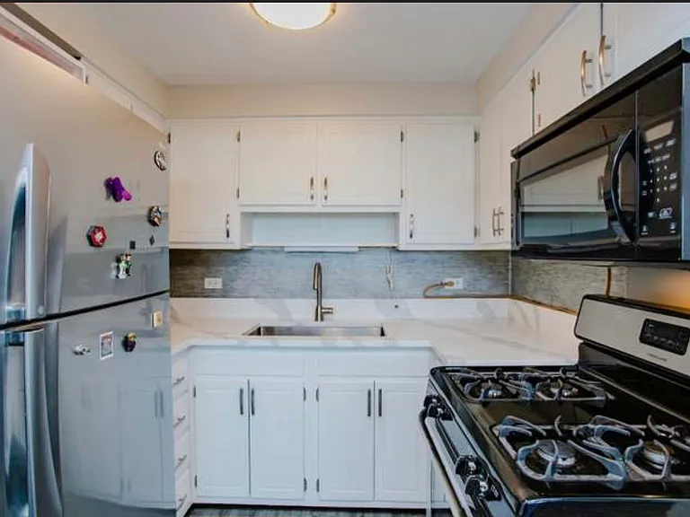 7234 W North Ave — Photo 5