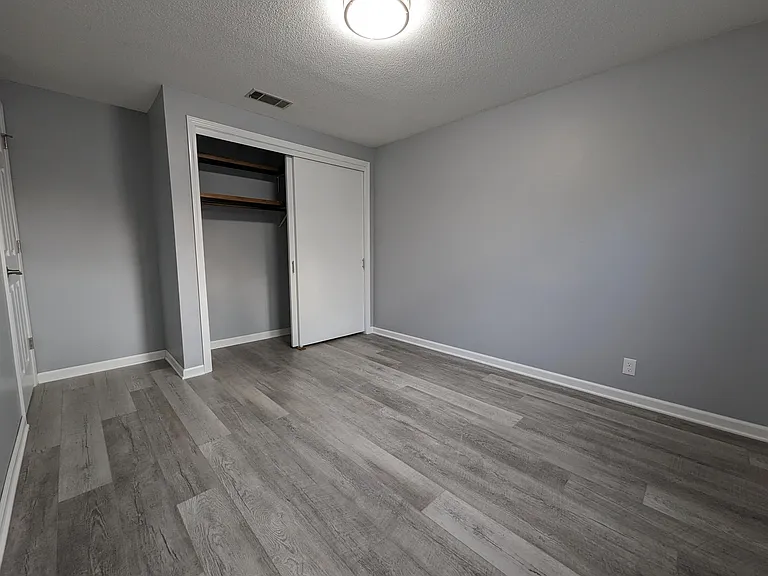 223 Carson St #2 — Photo 8