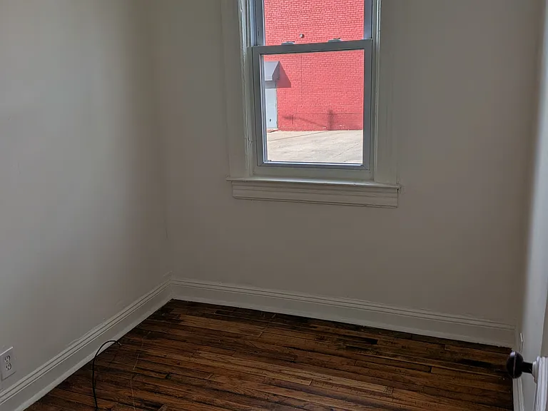 532 Horton Ave — Photo 6