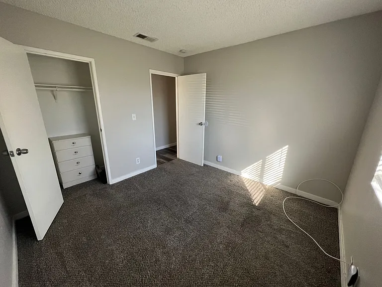 231 Fullerton Ave — Photo 8