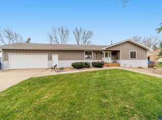 1900 E Edgewood Rd, Sioux Falls, SD 57103