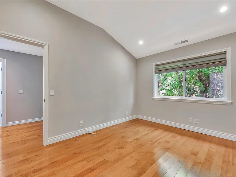 811 College Ave — Photo 31