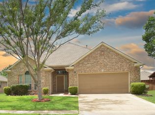 10717 Saint Annes Dr, Rowlett, TX 75089