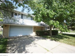 1828 Camberly Dr, Lyndhurst, OH