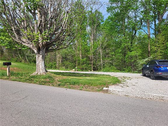 3rd image of 3450 Stone Lick Rd