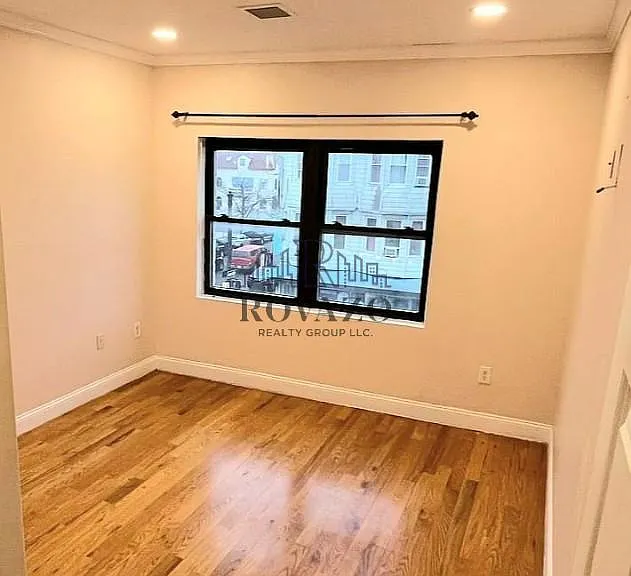 181 Ferry St #3B — Photo 2