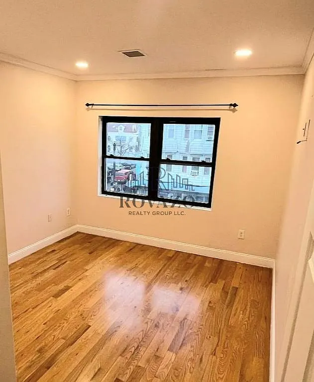Building Photo - 181 Ferry St #3B