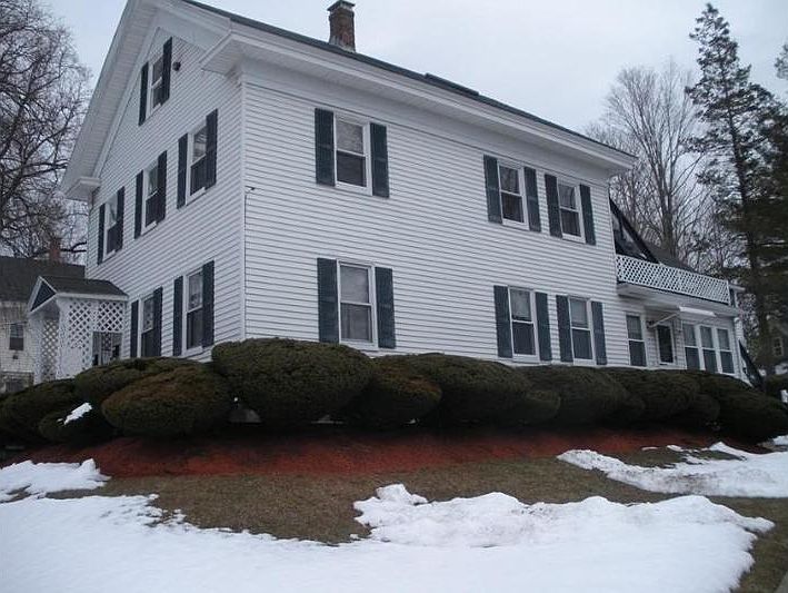 2nd image of 199 Pleasant St APT 1