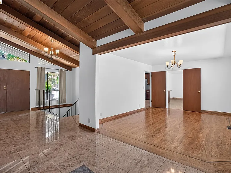 525 Hampton Rd — Photo 6