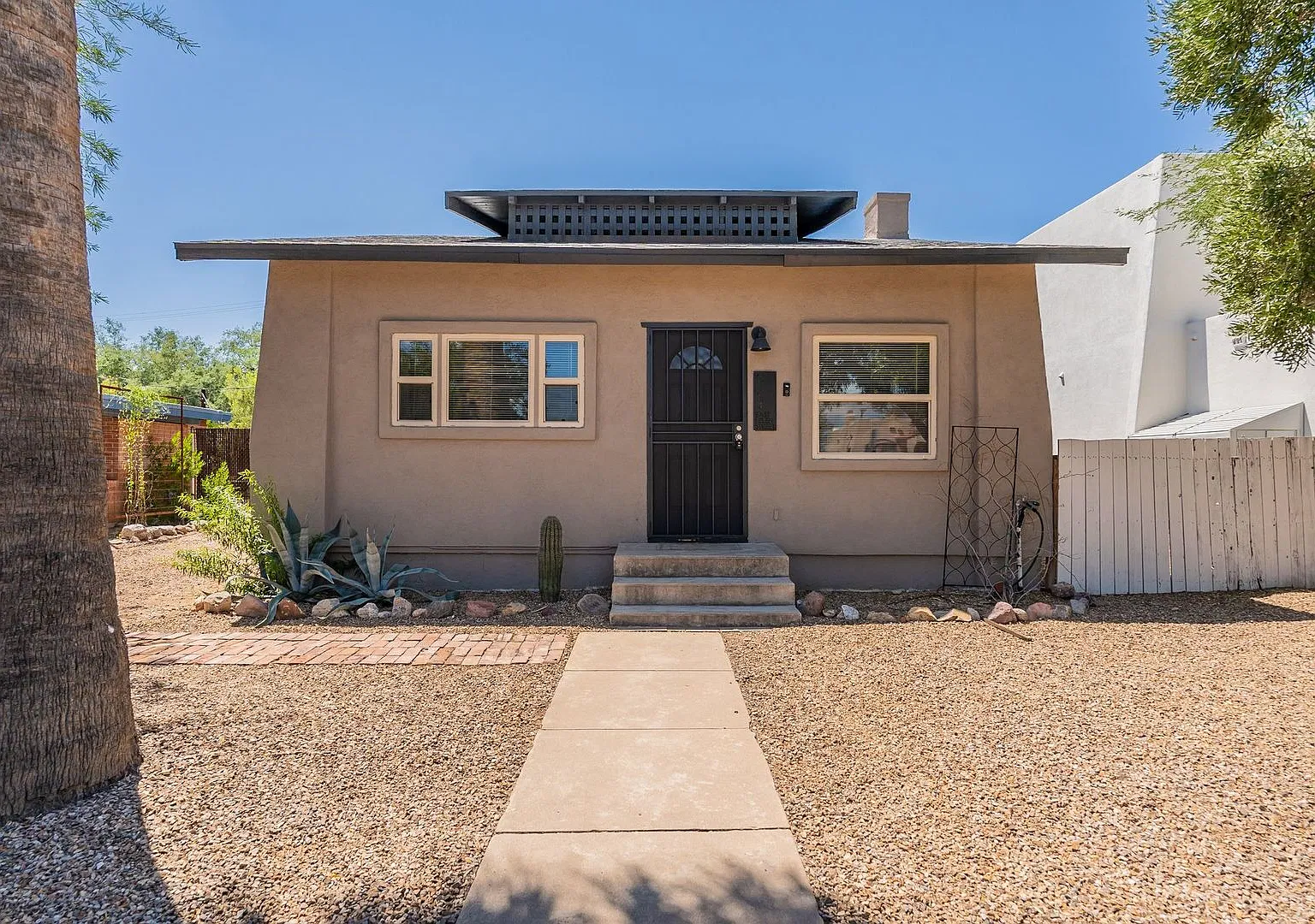 2124 E. Helen St. — Photo 1