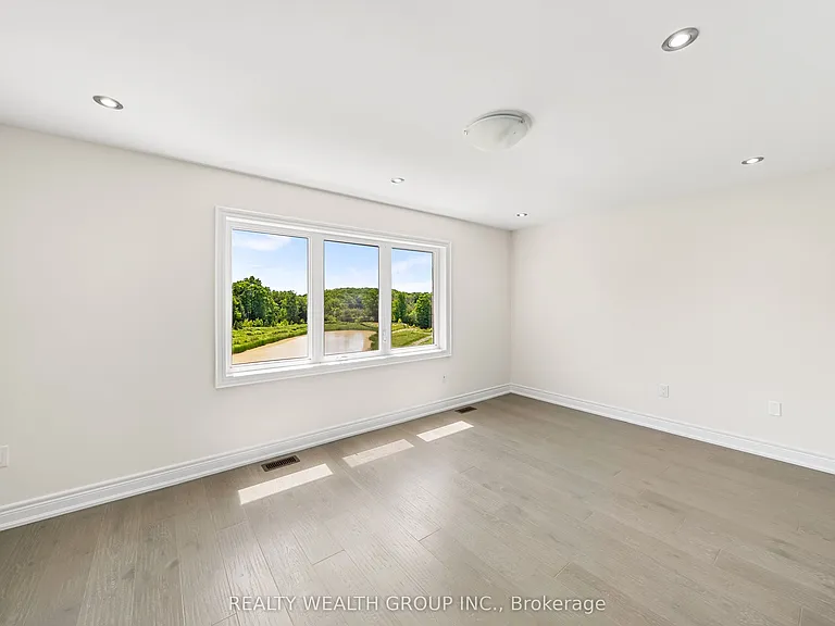 261 Seaview Hts — Photo 33
