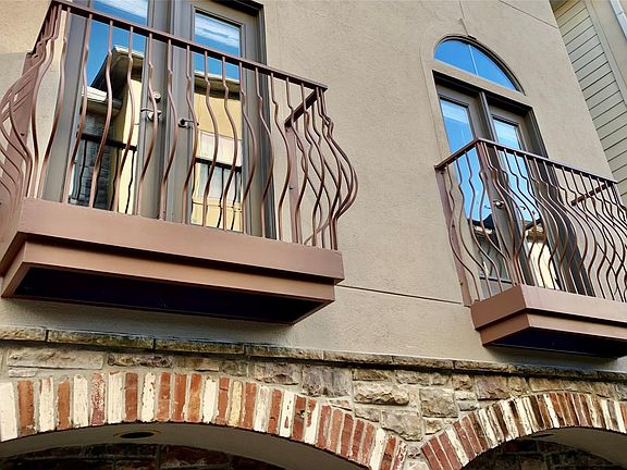 3rd image of 542 Bomar St