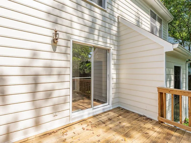 8915 Castle Point Dr — Photo 40
