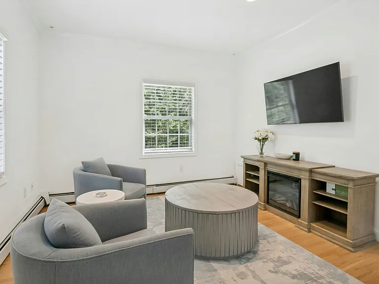 575 Washington Ave — Photo 29