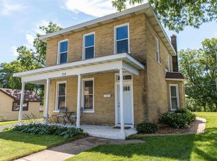 714 E Cook St, Portage, WI 53901