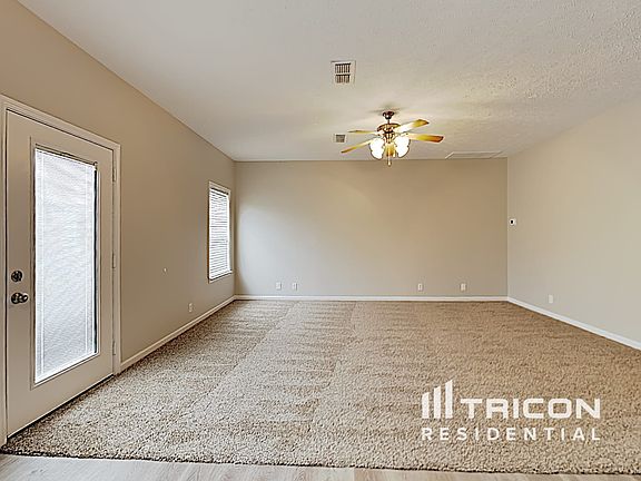 3rd image of 1936 Colyn Ave