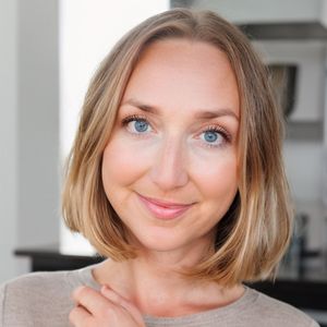 Holly Barrett