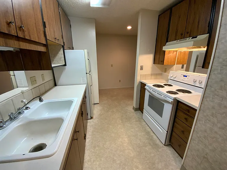 Evergreen Terrace North — Photo 14