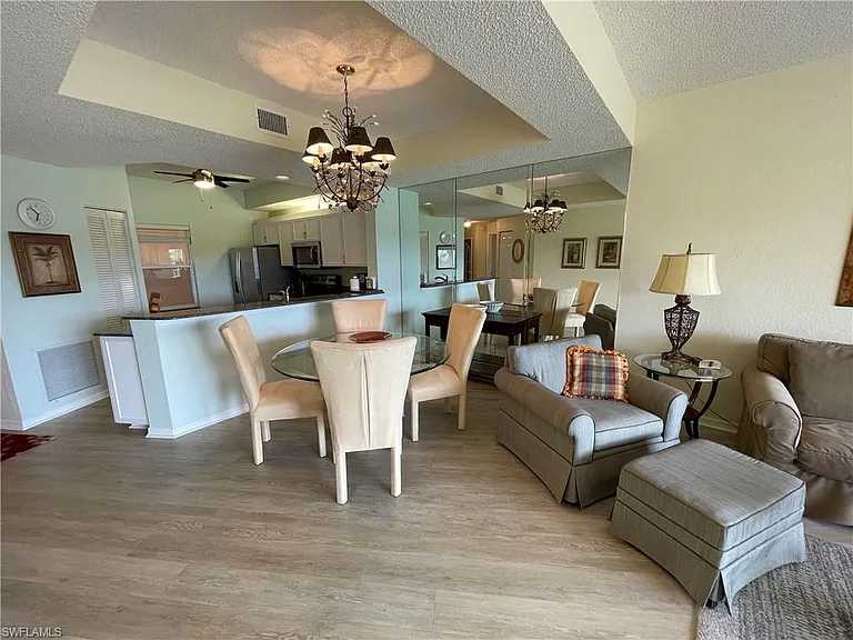 1070 Woodshire Ln #E204 — Photo 9