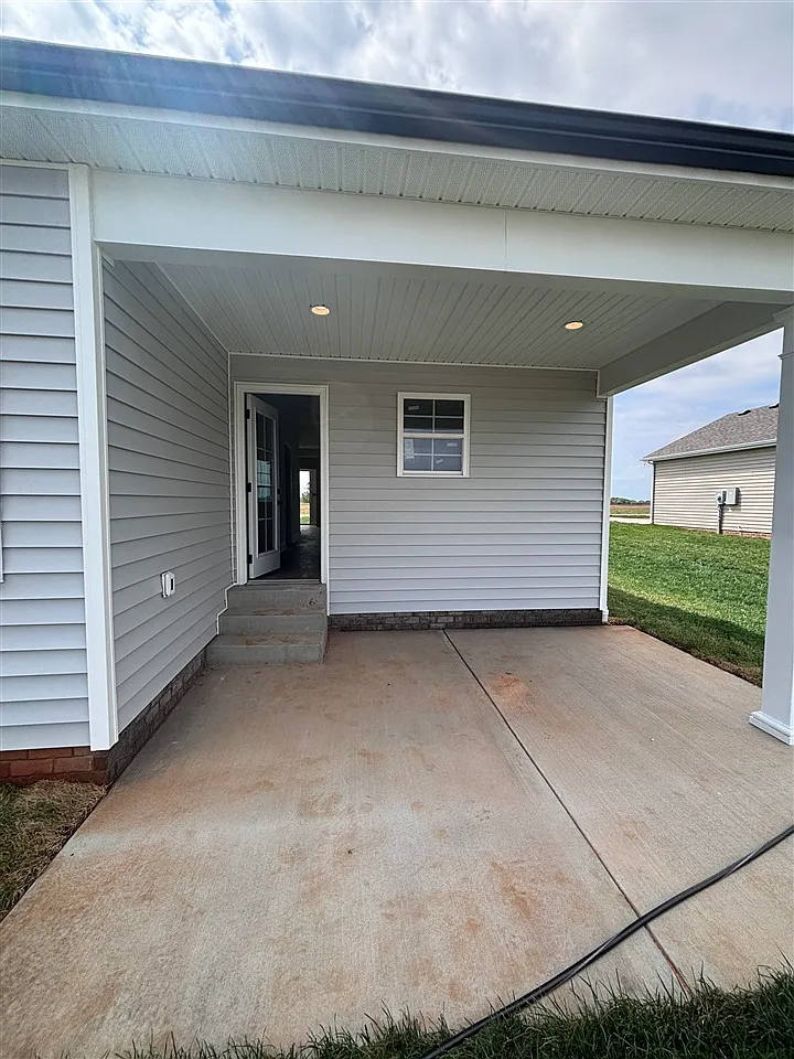 Building Photo - 716 Calumet Cir