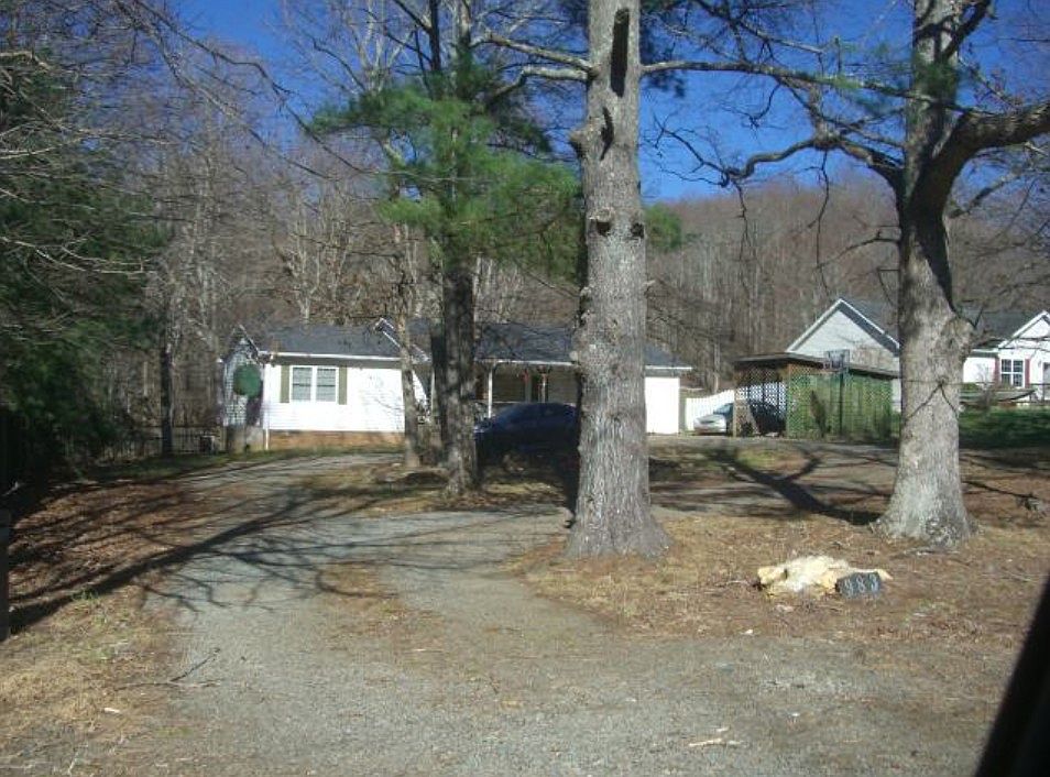 1st image of 983 Savannah Rd