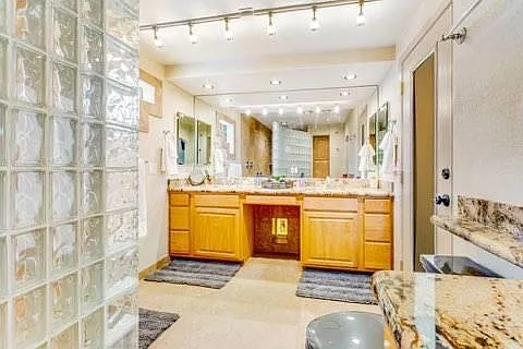 1265 W Ellis St — Photo 21