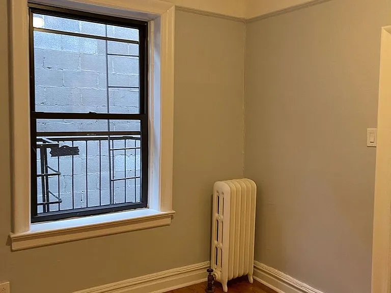 42 Vroom St — Photo 12