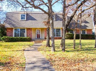 2113 Hummingbird Ln, Edmond, OK 73034