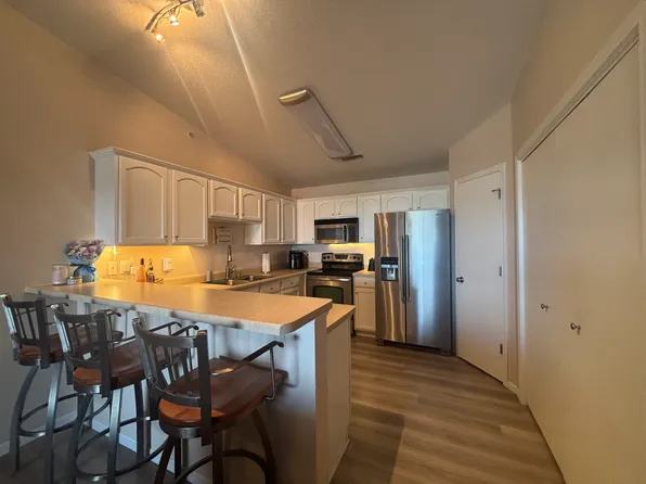 460 Bradley Pl Unit 9, North Liberty, IA 52317