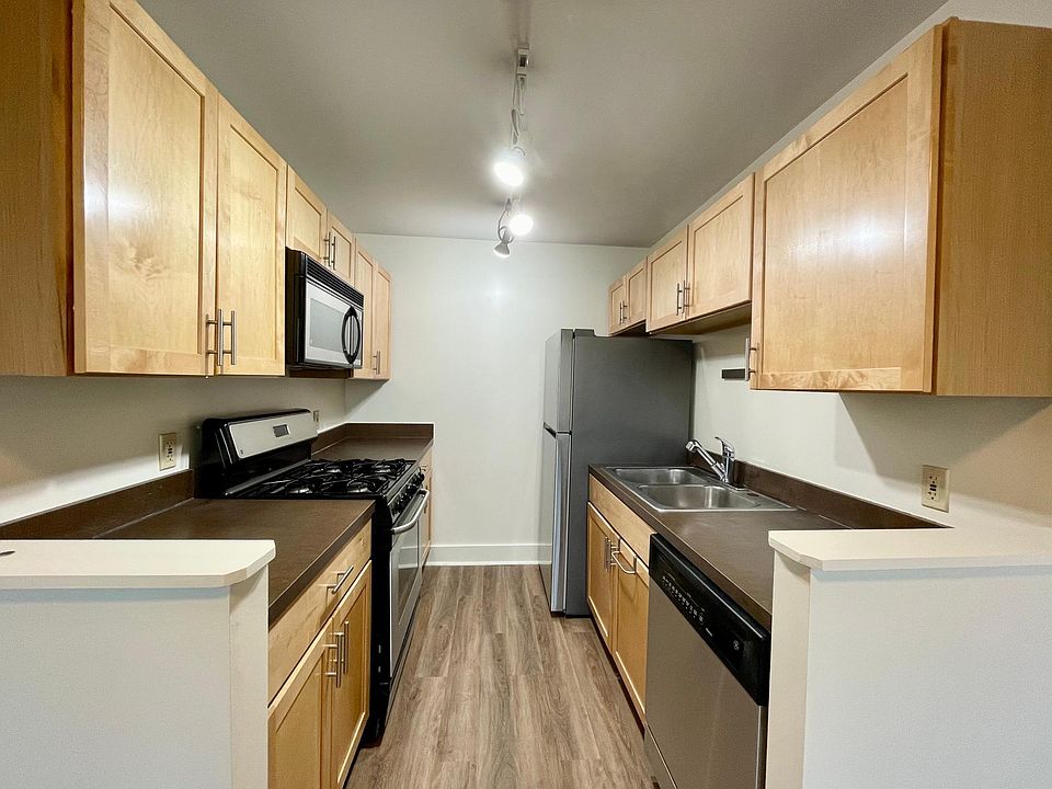 1st image of 600 E 8th St APT 5Q