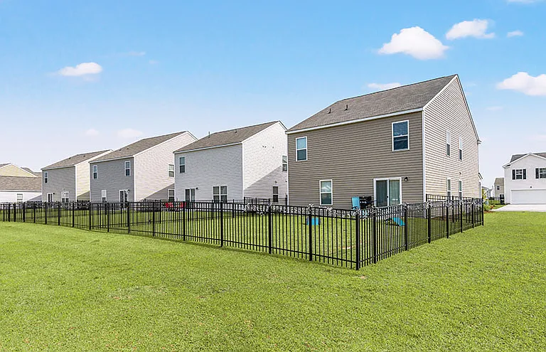 The Grove at Village Oaks — Photo 26