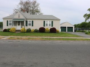 162 El Paso St, Springfield, MA 01104