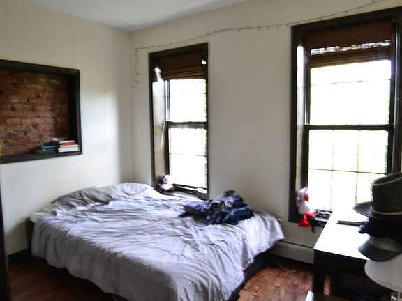 2nd image of 354 Vernon Ave APT 1