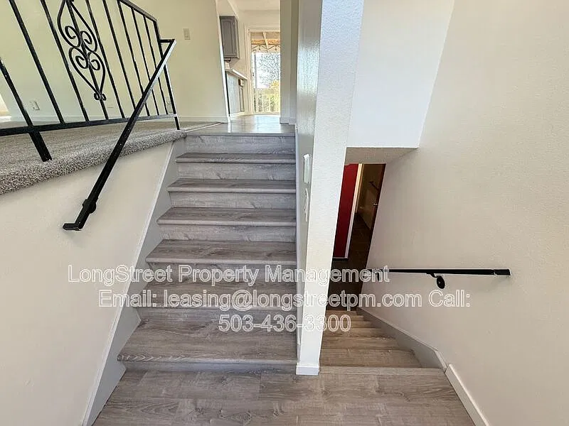 4 bed, 3.0 bath, 2754 sqft, $2,995 — Photo 4