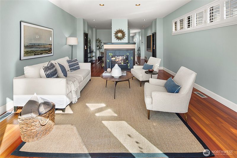 3rd image of 2358 Fairview Avenue E