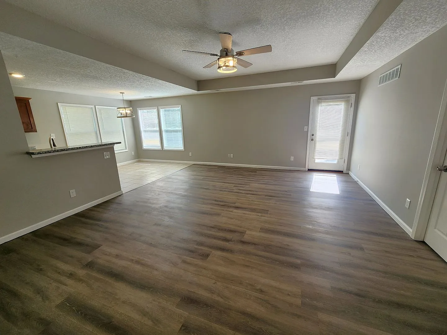 Like new 4BR, 2BTH with att gar and over 1500sq ft! — Photo 4