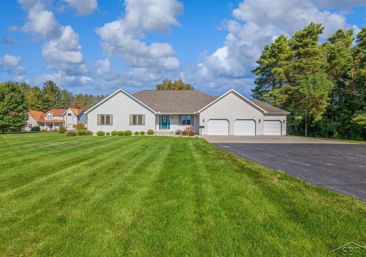 2129 E Stewart Rd, Midland, MI 48640 Zillow
