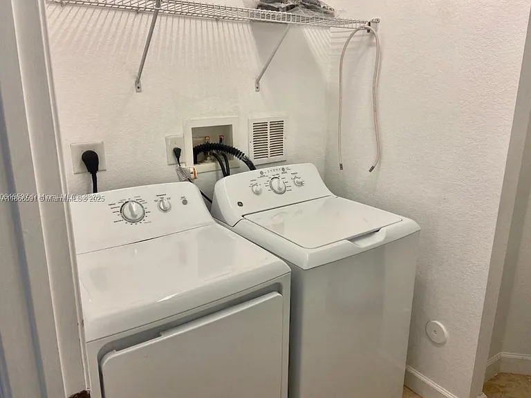 8231 NW 127th Ln #33-A — Photo 6