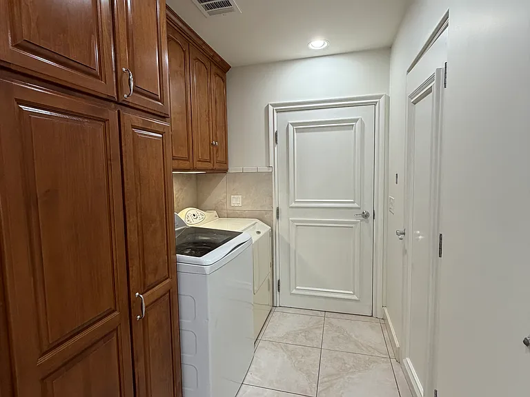 348 N Osborn Ave — Photo 13