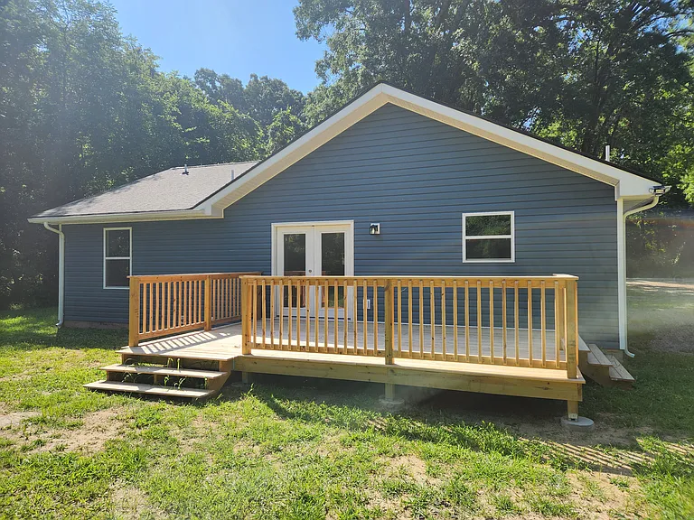 1703 E Lincoln St — Photo 12