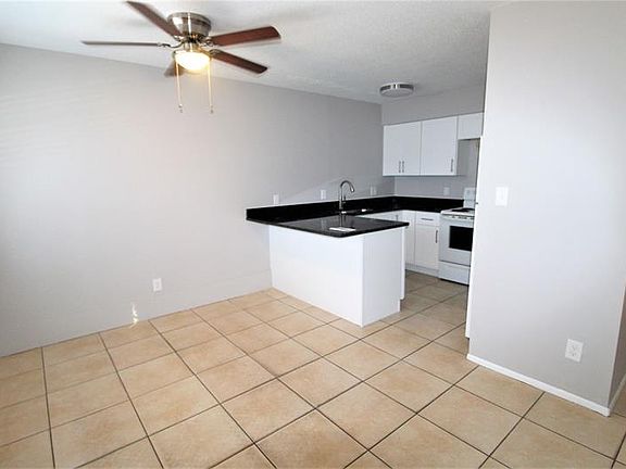 3rd image of 2055 Arlington St APT 106